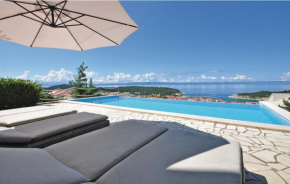 Luxury villa with heated pool, jacuzzi and sauna